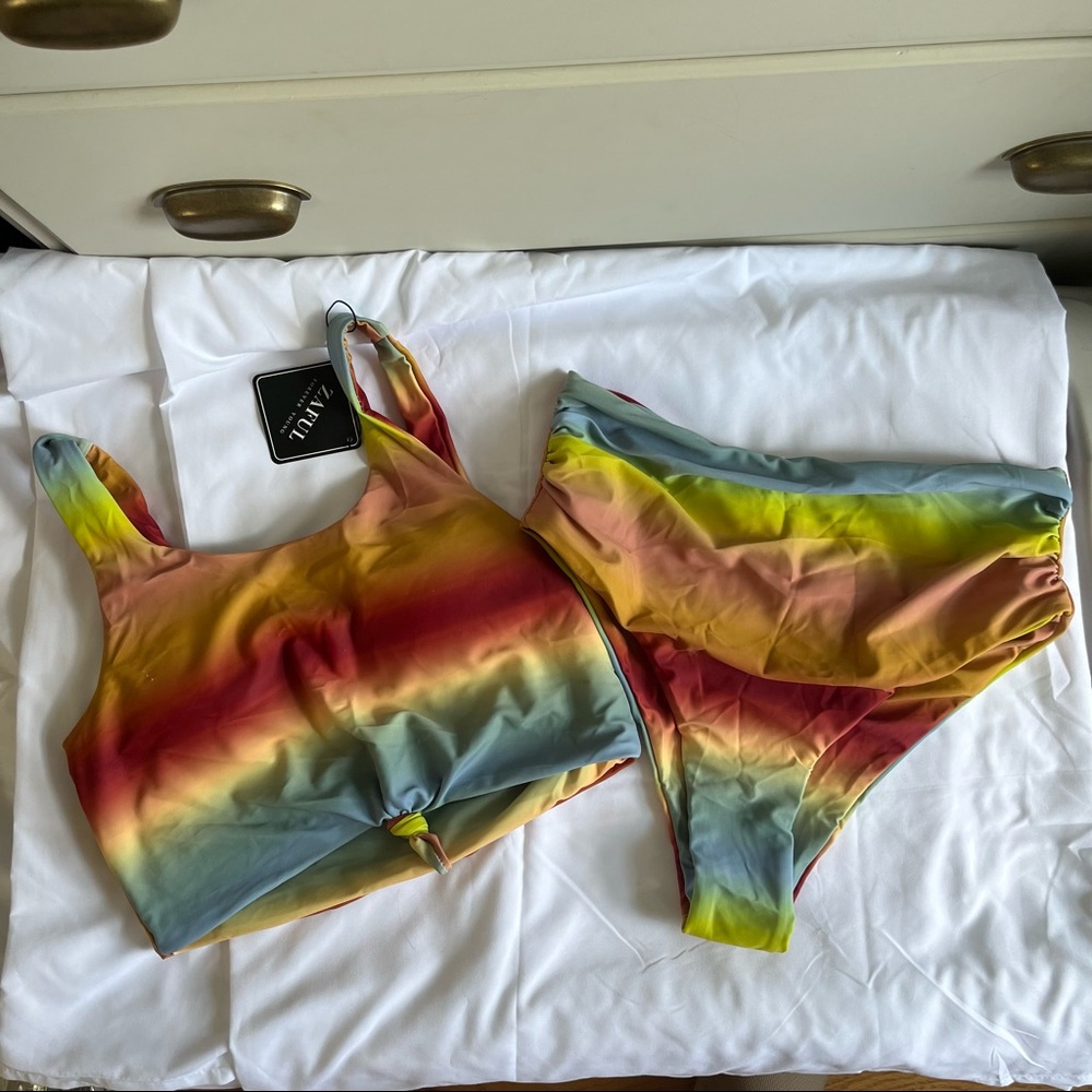 NWT ZAFUL swimsuit. Knotted tank style top and tummy control bottoms. Size 6/M